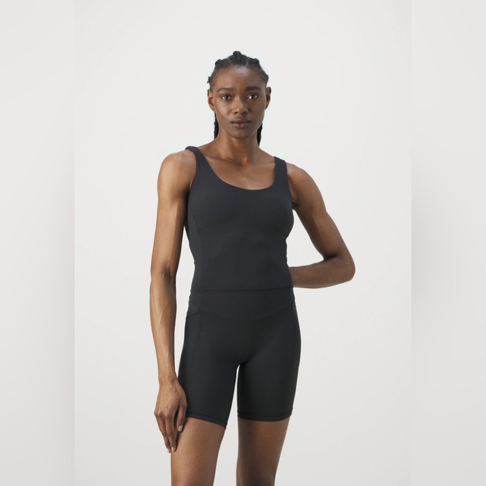 NWT Athleta Salutation 7” Bikesuit - Tall